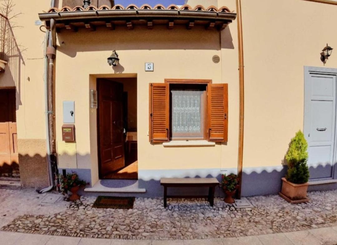 La Casetta Di Lola Nórcia Exterior foto